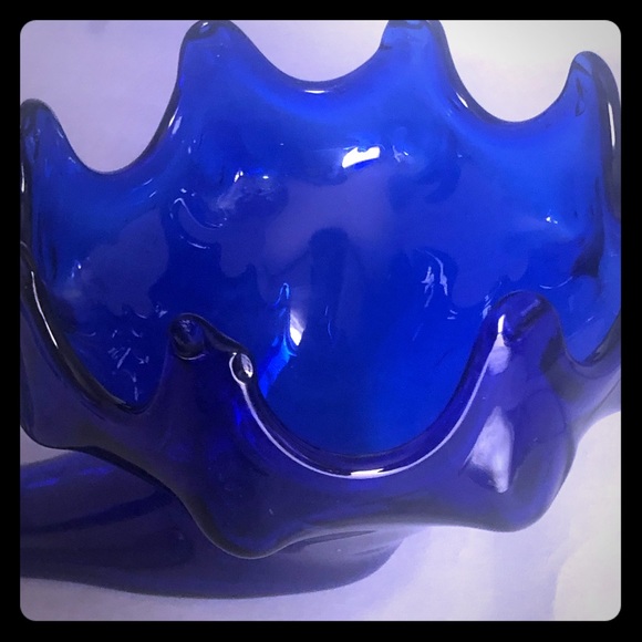 Vintage cobalt art glass swan bowl - Picture 5 of 8